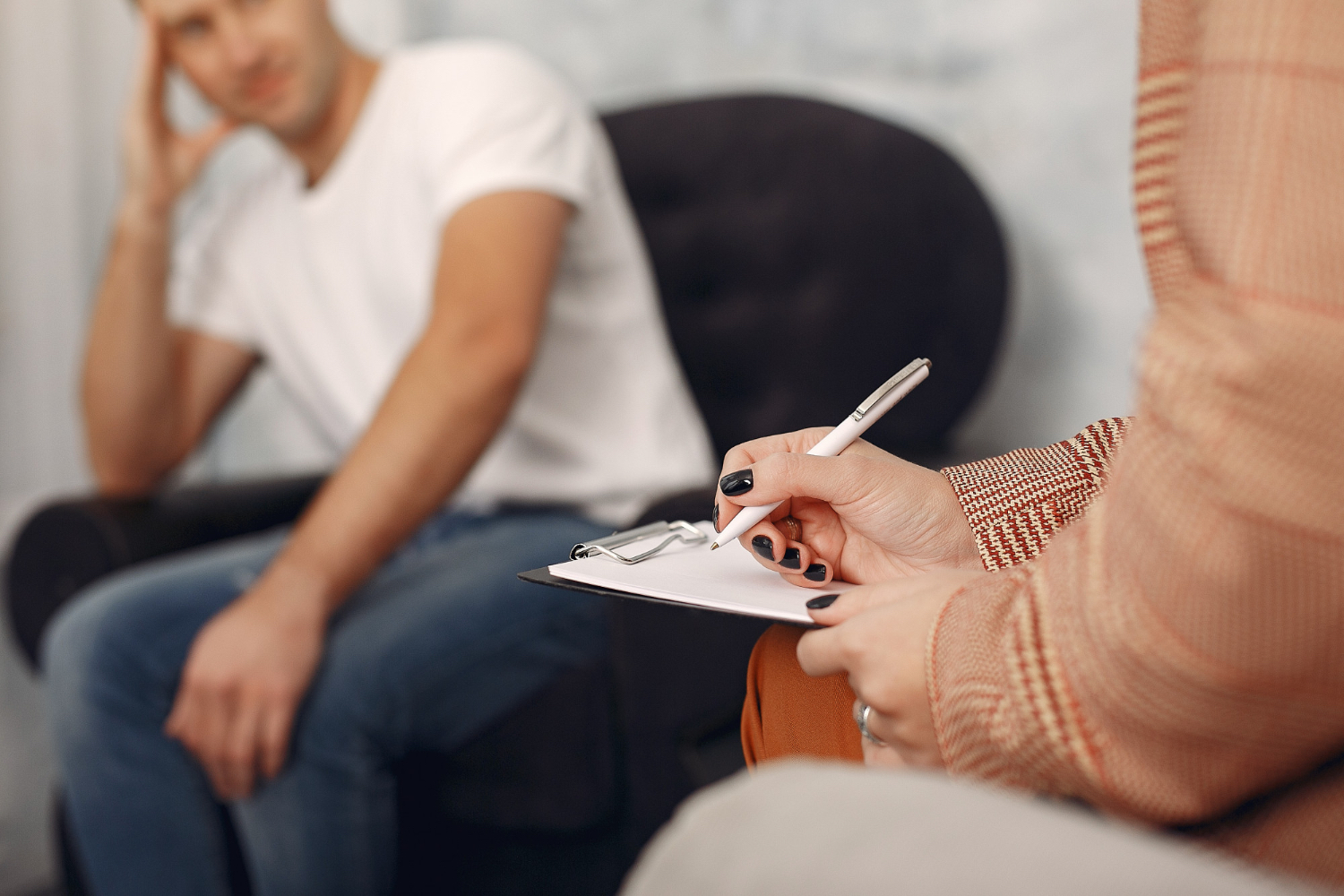 Psicólogo y psicoanalista: dos caminos diferentes para abordar el malestar psicológico